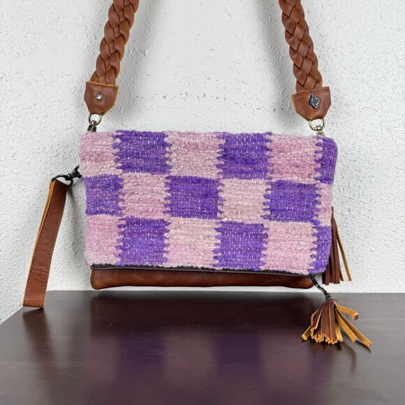 Kena & Lo fold over crossbody - Picture 10 of 10